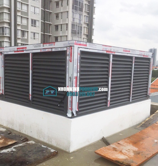 Làm giếng giời nhôm kính cho nhà anh Thanh, Thảo Điền, Quận 2, TPHCM