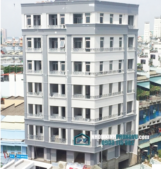 Thi công lắp đặt cửa nhôm xingfa nhập khẩu chính hãng tại AP Buiding đường Trường Sơn, Tân Bình