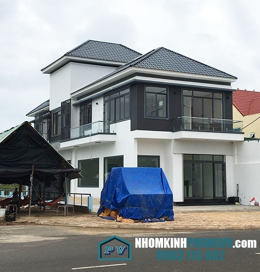 Thi công cửa nhôm, vách nhôm kính xingfa tại biệt thự Kha Vạn Cân, Thủ Đức, TPHCM
